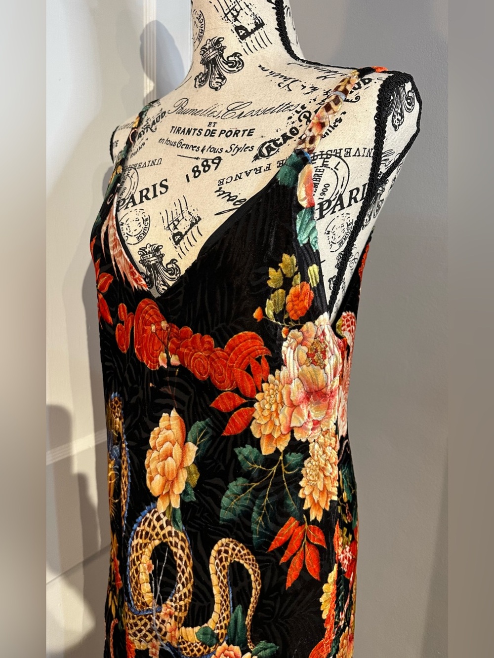 FARM RIO Kanako V-Neck Spaghetti Strap Maxi Dress Burnout Velvet Floral Sz M NWT - Picture 6 of 16